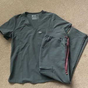 Figs Scrub Set in Bonsai